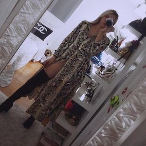 🐍 snake skin  chic button up maxi dress with belt